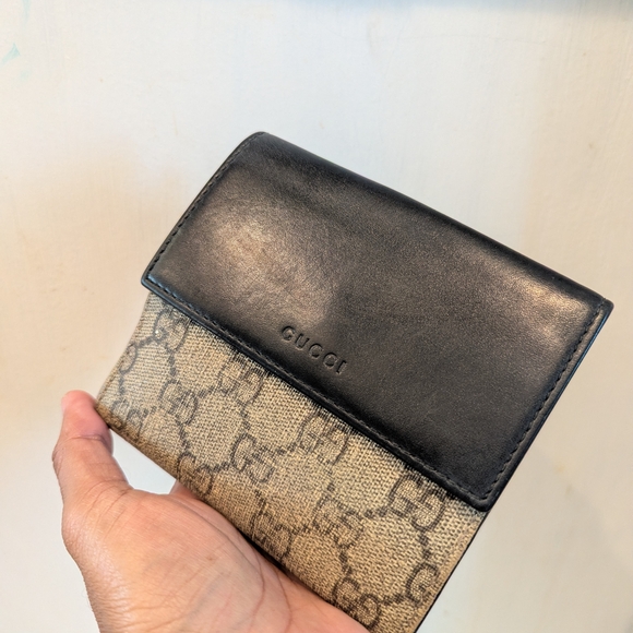 Gucci Black and Beige Wallet - Picture 2 of 12